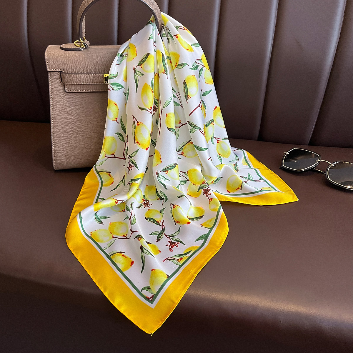 2025 New Yellow Lemon Print Sq - đánh giá và giá Ascot Neck Scarf